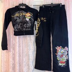 New With Tags Couldn’t Fit Me A Little To Big Cotton Material Size M $55 For One $110 For Both Pink Ed Hardy Set, Ed Hardy Set Outfit, Ed Hardy Set, Ed Hardy Hoodie, Body Jewelry Diy, Hoodie And Sweatpants Set, Xmas List, Hoodie And Sweatpants, Sweatpants Set