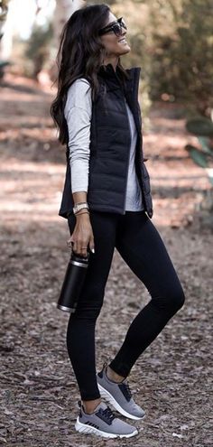 Camping Outfits For Women, Hiking Outfit Fall, Walking Outfits, 2024 Style, Camping Outfits, Versatile Outfits, Looks Chic