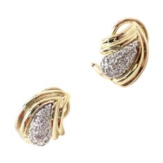 18k Yellow Gold Diamond Teardrop Earrings by Tiffany & Co. With 32 round brilliant cut diamonds VS1 clarity, G color total weight approx. .40ct These earrings are for pierced ears. Details: Weight: 6.9 grams Dimensions: 10mm x 13mm Stamped Hallmarks: Tiffany 18k *Free Shipping within the United States* YOUR PRICE: $3,000 Ti470mhtd Vintage Rhinestone Earrings, Tiffany Earrings, Starburst Earrings, Vintage Designer Jewelry, Spiral Earrings, Moonstone Earrings, Diamond Drops, Yellow Gold Earring, White Earrings