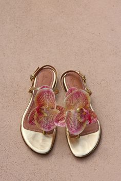 Orchid Sandals, Diy Sandals, Summer Escape, Flats Outfit, Sandals Flat