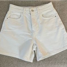 5 Pocket Shorts With High Waist. Front Zip And Button Closure White High Waist Bottoms With Button Closure, High Waist White Bottoms With Button Closure, White High-waist Bottoms With Button Closure, White High Rise Bottoms With Button Closure, Zara High Waist Cotton Shorts, Zara High-waist Cotton Shorts, Zara High Rise Bottoms With Button Closure, Casual Zara Bottoms With Button Closure, Zara Casual Bottoms With Button Closure