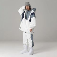 Ski Suits For Women, Snowboard Suit, Dope Style, Ski Suits, Snowboard Jacket, Pocket Leggings, Snow Suit, Outdoor Outfit, Ski Jacket