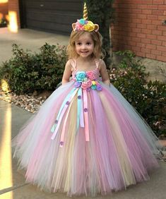 Vestiodas de Niñas Unicornio Tutú Ropa Chicas Para Fiestas Cumpleaños Regalos | eBay Unicorn Birthday Party Dress, Unicorn Birthday Party Outfit, Kids Tutu Dress, Flower Tutu, Unicorn Flower, Outfits Fo, Unicorn Fashion, Rainbow Tutu, Girls Dresses Online