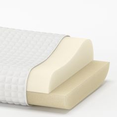 an image of a mattress that has been made into a headboard for the bed