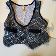 Nwt 2000s Papaya Black/Gray Plaid Vest. It Is 45% Polyester, 45% Rayon, 10% Spandex, Has Two Small Vest Pockets, Two Large Buttons In The Front, Measures 14 Inches Across From Armpit To Armpit, And Is Size S. (4289) Y2k Gray Winter Tops, Gray Vest Top For Fall, Gray Fitted Tops With Pockets, Fitted Gray Tops With Pockets, Y2k Style Vest Tops For Fall, Y2k Style Fall Vest Top, Small Vest, Ombre Sweater, Faux Fur Vest Black