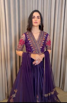 Purple Blouse Lehenga, Indian Green Dress, Long Slives Design For Gown, V Shape Blouse, Lehanga Blouses Modern Design, Purple Lehenga, Lehenga Designs Simple, Anarkali Dress Pattern, Fashionable Saree Blouse Designs