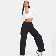 New With Tags Upf 40+ Repel Nike Track Pants Woman, Nike Tearaway Pants, How To Hem Pants, Nike Pants, Nike Black, Nike Sportswear, Black Nikes, Track Pants, Nike Women