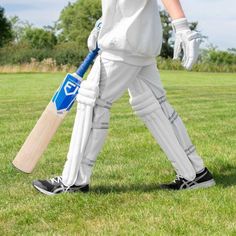 Protective gear like pads in cricket is essential. However, before you buy cricket fielding pads, there are several factors to consider to ensure you’re making the right choice. Top Brands