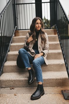 Black Chelsea Boots Outfit, Chelsea Boot Outfits Women, Fall Outfits 2023, Neutral Fall Outfits, Chelsea Boots Outfit, Outfit Planning, Black Boots Outfit, Booties Outfit, Look Formal