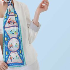 Top 7 Scarves 2020: Trends on The Best Scarves for Women 2020 (47 Photos+Videos) Designer Fans, Small Silk Scarf, 2023 Fashion Trends, Half Jacket, Scarf Trends, Fringe Fashion, Cute Scarfs, 2020 Trends, 2024 Trends