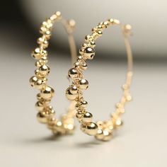 Inexpensive Jewelry, Earrings Inspiration, Diy Schmuck, Dream Jewelry, Gold Hoop, Gold Hoop Earrings, Wire Jewelry, Beaded Earrings, Jewelry Inspiration