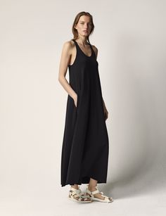 Our full length Racerback Dress gives just the right amount of volume for everyday elegance and comfort from street to beach. In our signature custom organic cotton and Tencel™ blend. This style runs large, we recommend sizing down. Sale items are eligible for exchange or a refund to store credit only. Dip Dye Shirt, Drawstring Coat, Knit Tank Dress, Boat Neck Dress, Funnel Neck Sweater, Gathered Dress, Turtleneck Sweater Dress, Racerback Dress, Puffed Sleeves Dress