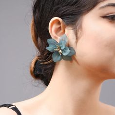 Sweetest Translucent Smokey Teal Colored Flower Earrings. Casual Earrings, Floral Studs, Acrylic Flowers, Holiday Earring, Earrings Women, Green Flower, Enamel Earrings, Big Earrings, Big Flowers