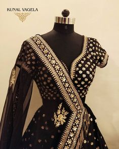 Gold Bridal Lehenga, Black And Gold Lehenga, Black Lehenga, Lehenga Designs Simple, Designer Bridal Lehenga, Lehenga Wedding, Bridal Lehenga Red, Bollywood Outfits