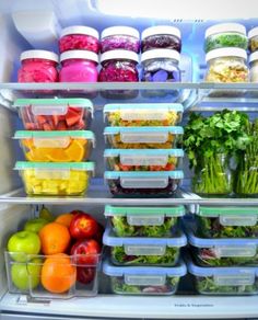 Tips to help you make your fridge a tool for healthy-eating success! Learn the 12 key items for your Eat to Live fridge and get free helpful printables! Marie Kondo Fridge, Food Storage Refrigerator, Storage Containers For Fridge, Fruit Refrigerator Storage, Food Storage Containers Refrigerator, Fridge Set Up, Home Storage Organization, Refrigerator Food Storage, Fruit Organization In Fridge