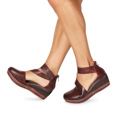 Trianna - Chattanooga Shoe Co.AntelopeN72COFFEECoffee (brown) Wedge Shoes For Women, Closed Toe Summer Shoes, Womens Wide Shoes, Earth Shoes, Closed Toe Sandals, Wide Shoes, 2023 Collection, Coffee Brown, Winter 2022