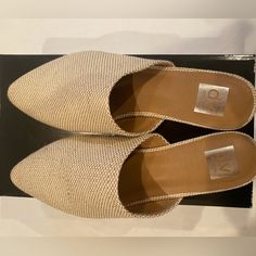 Fabric/ Woven Pointed Mule In Natural/Tan Color. Very Comfortable!! Elegant Beige Flats For Summer, Cream Flats For Formal Summer Occasions, Beige Summer Formal Flats, Elegant Cream Flats For Summer, Formal Summer Beige Flats, Formal Beige Summer Flats, Cream Pointed Toe Flats For Summer, Elegant Beige Beach Flats, White Formal Flats For Summer