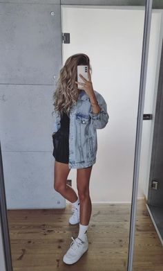 Jean Jacket Oversized, Womens Jean Jacket, Denim Jackets For Women, Casual Spring Outfit, Casual Spring, Cute Outfit, Denim Jackets, Look Casual