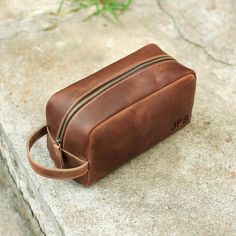 Groomsmen Gift, Personalized Leather Toiletry Bag for Groomsmen, Wedding Gift, Custom Leather Dopp K Monogram Wedding Gift, Toilet Bag, Leather Dopp Kit, Mens Toiletry Bag, Wedding Gifts For Groomsmen, Groomsmen Gifts Personalized, Travel Cases, Leather Toiletry Bag, Groomsman Gift