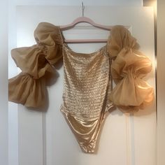 Bnwt Free People Bodysuit Puff Sleeve With Velvet Texture Chic Beige Bodysuit For Party, Chic Beige Party Bodysuit, Gold Stretch Bodysuit For Summer, Beige Bodysuit For Spring Parties, Spring Party Beige Bodysuit, Beige One-piece Bodysuit For Party, Free People Just Because Onesie, Pink Velvet Bodysuit, Free People Adella Bodysuit