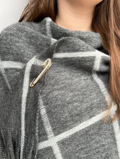 Beautiful Wrap or Scarf Brooch/Pin Gold colour 3inch length Brooch Scarf, Scarf Brooch, Feather Bracelet, Scarf Pin, Heart Dangle Earrings, Wrap Scarf, Silver Feather, Gold Colour, Scarf Jewelry