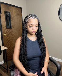 Hairstyles Lemonade Braids, Side Part Fulani Braids Hairstyles, Cute Vacation Hairstyles For Black Women, Braided Hairstyles For Women, Alicia Keys Fulani Braids, Fulani Side Part Braids, Side Part Box Braids, Braids With Leave Out, Fulani Braids Side Part