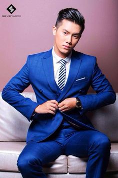 Hot fitted blue suit for men Asian Undercut, Coat Outfit Men, Summer Menswear, Undercut Designs, Suits Style, Trendy Mens Haircuts, Asian Haircut