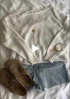 Pouge Life Outfit Aesthetic, Beach Granola Outfits, Outfits Laid Out, Layed Out Outfits, Neutral Outfits Aesthetic, Shorts Ideas, Trendy Outfits For Teens, Outfit Inspo Casual, Clothes Shopping