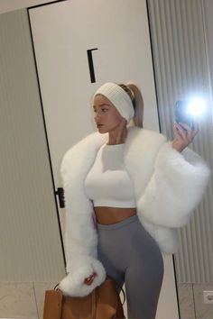 Winter Makeup, Easy Winter Outfit, Style Winter, Aesthetic Pics, Ski Trip, Winter Outfits Women, Winter Photography, Room Aesthetic, House Inspo