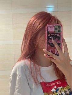 S h o n a Pink Hair For Pale Skin, Hair Color Inspo Aesthetic, Korean Pink Hair, Pretty Dyed Hair, Dye Hair Color Ideas, Dyed Hair Colors, Korean Hair Color Ideas, Strawberry Pink Hair, Pink Hair Outfit