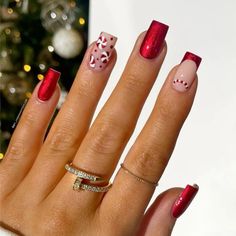 #cute#christmas#winter#winternails #trendy #trending #ideas #nail#design #pretty#snow #viralpost #explore December Nails, Christmas Manicure, Red Christmas Nails, Festive Nail Art, Cute Christmas Nails, Nail Candy, Christmas Nail Art Designs, Red Nail Designs, Festival Nails