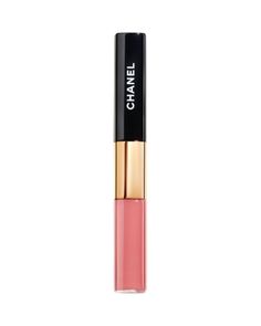 Ultra-saturated liquid lipstick pairs with high-shine gloss to deliver full-coverage, longwearing colour.The fluid formula of the base colour goes on smoothly and dries quickly without feathering. The glossy top coat delivers comfortable, brilliant shine and superb hydration.To ensure ultimate longwear, apply the base coat to clean, makeup-free lips with the built-in wand applicator. Allow a moment to dry, and then use the brush applicator to apply top coat for a high-shine result and all-day co Chanel Le Rouge Duo, Makeup Images, Makeup Free, Serious Skin Care, Makeup Board, Bath And Body Works Perfume, Liquid Lip Color, Eye Makeup Designs, Chanel Beauty