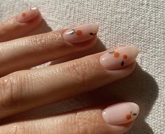 Minimal Cute Nails, Tiny Design Nails, Fall Clear Nails, Minimalist Design Nails, Fruit Nails Simple, Summer Nail Patterns, Tiny Nail Art, Nails With Oranges, Easy Dip Nail Designs