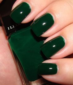 Dark Green Nail, Dark Green Nail Polish, St Patricks Day Nails, Lux Life, Dark Green Nails, Green Nail Art, Green Nail Designs