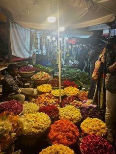 Flower Bouquet Aesthetic, Green Therapy, Aesthetic Indian, Bouquet Aesthetic, Acrylic Landscape, Desi Aesthetic, Indian Temple, Still Photography, Another Love