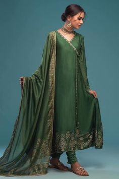 Placement Embroidery, Angrakha Style, Silk Anarkali, Embroidered Anarkali, Zari Embroidery, Pakistani Fashion Party Wear, Salwar Kamiz, Embroidered Dupatta, Dress Indian Style