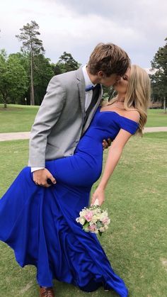 Royal Blue Prom Dresses Long, Royal Blue Satin Prom Dress, Royal Blue Mermaid Prom Dress, Halloween Costume Couple, Prom Dates, Blue Mermaid Prom Dress, Prom Pictures Couples, Royal Blue Prom, Prom Picture Poses