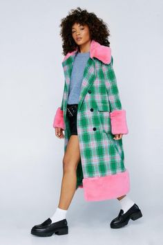 Green Plaid Coat, Trim Styles, Check Coat, Plaid Coat, Cold Weather Outfits, Faux Fur Collar, Look Plus, Fur Trim, New Shop