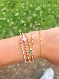 e newton and kendra scott bracelet stack #bracelet #summerstyle #jewelry Gold Bracelets Stacked, Kendra Scott Bracelet, Preppy Bracelets, Stack Bracelet, Wrist Jewelry, Chic Earrings