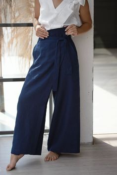 Baggy Navy Pants Outfit, Navy Linen Pants Outfit, Blue Wide Leg Pants Outfit, Linen Pants Outfit Work, Blue Linen Pants Outfit, Boho Trousers, Navy Linen Trousers, Navy Pants Outfit, Navy Blue Linen Pants