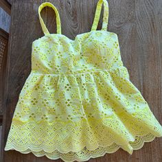 Never Worn, Just Too Small. Lilly Pulitzer Michela Eyelet Cami Top Yellow, Size 2 Cute Fitted Camisole For Party, Fitted Cami Blouse For The Beach, Cute Sleeveless Lace Top, Cute Lace Party Tops, Cute Camisole For Spring Party, Fitted Yellow Camisole For The Beach, Yellow Lace Tops For Summer, Yellow Cami Tops For Beach, Yellow Cami Top For Party