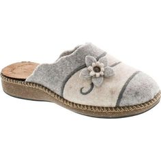 Sc Home Collection Womens 18017 I Heart Teddy Cozy House Slippers Made In Europe Size: 40 M EU / 9 B(M) US.  Color: Gray.  Gender: female.  Age Group: adult. Sneakers Nike Air Max, Faux Fur Slippers, Black Combat Boots, Nike Air Max Tn, Block Heel Ankle Boots, Tactical Boots, Wedge Heel Sandals, Pull On Boots, Shoe Print