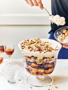 Matt Tebbutt’s Christmas Panettone Trifle Panettone Trifle, Christmas Panettone, Christmas Trifle, Curry Pasta, Salad Cake, Chocolate Dishes, Recipe Email, Christmas Fruit, Trifle Recipe