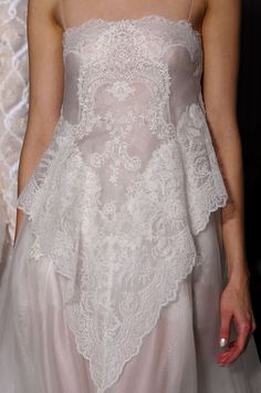 Valentino Haute Couture Spring 2013 2nd Wedding Dresses, 2013 Runway, Vintage Inspired Wedding Dresses, Wedding Dress Flowy, Valentino Haute Couture, Dior Dress, White Gown, Linens And Lace, Fashion Inspiration Design