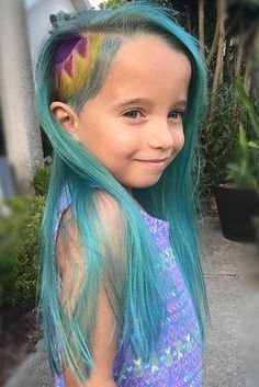 Gorgeous Green Hair Color Ideas for Beginners Cheveux Oranges, Birthday Hair, Hair Color Blue, Braids Wig, Natural Hair Tips, Hair Game, Hair Bundles, Rainbow Hair, Grunge Hair