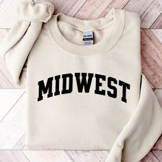 Midwest Sweatshirt, Retro Sweatshirt, Vintage Sweatshirt, Vacation Sweatshirt, Trendy Sweatshirt, Varsity Crewneck, Oversized Aesthetic ORDERING: 1. Review all photos 2. Choose Size and Color from drop-down menu 3. If personalization box is available, add your text color 4. Add each shirt to cart one at a time 5. Click "Add to Cart" - you can go back to add more products 6. Click "Proceed to Checkout" 7. Add note to seller for any requests BULK DISCOUNTS AND SPECIAL REQUESTS: We offer bulk disco Cricut Sweatshirt, Midwest Sweatshirt, Cricut Sweatshirt Ideas, Varsity Crewneck, Oversized Aesthetic, Farmers Wife, Sweatshirt Trendy, Retro Sweatshirts, Sweatshirt Vintage