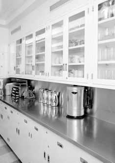 Historic Photo : White House, 1600 Pennsylvania Avenue, Northwest, Washington, District of Columbia, DC 268 Photograph Walk In Pantry Dimensions, Butlers Pantry Ideas Layout, Walk In Pantry Ideas Layout, Luxury Pantry, Scullery Ideas, Pantry Dimensions, Walk In Pantry Ideas, Cypress House