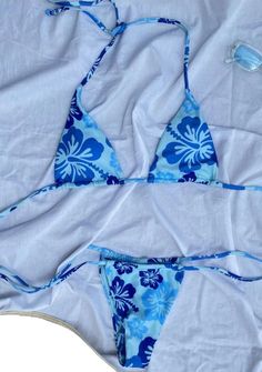 Blue Hawaiian Swimwear For Spring, Spring Hawaiian Blue Swimwear, Hawaiian Blue Swimwear For Spring, Blue Floral Print Swimwear For Beach Party, Fitted Hawaiian Style Blue Swimwear, Off The Shoulder Swimsuit, Evry Jewels, Underwire Tankini Tops, Underwire Tankini