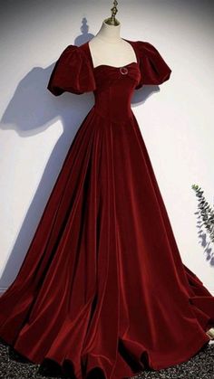 डिजाइनर कपड़े, Ideal Aesthetic, Prom Dress Evening, 파티 드레스, Old Fashion Dresses, Chique Outfits, Burgundy Velvet