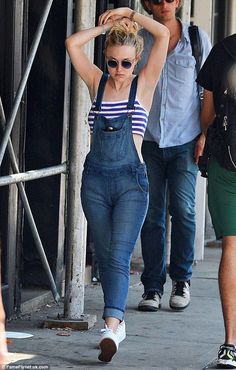 Dakota Fanning Style, Jeans Street Style, Dakota Fanning, Hollywood Actress, Moda Chic, Elle Fanning